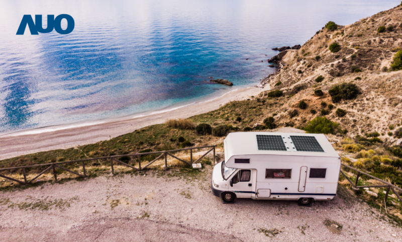 「可撓輕量化太陽光電板SunCurva」使用輕量特殊耐候型複合板取代傳統太陽能板的玻璃前板，不僅降低70%重量，每米平方僅3Kg；具有抗衝擊性能及通過電磁相容性測試，可應用於交通運輸工具，如露營車、遊艇等